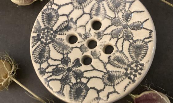 Handmade Embossed Ceramic Soap Dish - Daisy (Circular)