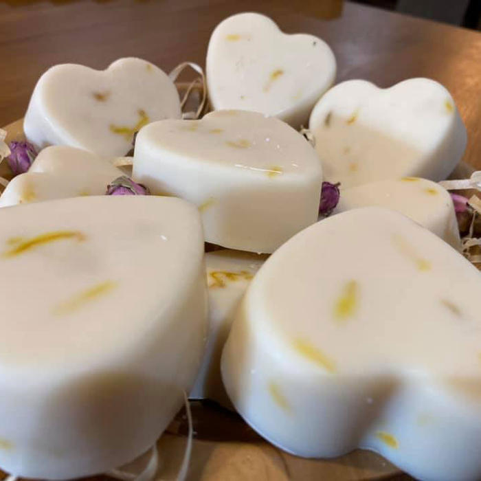 Roman Chamomile and Lavender (heart-shaped bar)