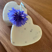 Roman Chamomile, Orange and Bergamot with Blue Poppy Seeds (Heart-shaped Bar)